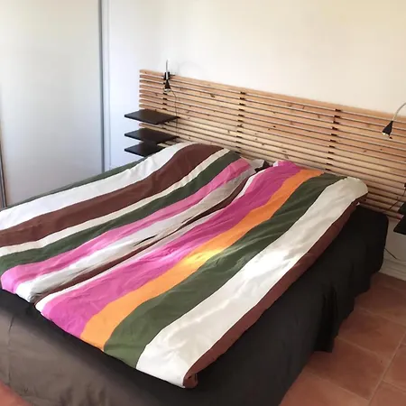Casa vacanze Lovely Directly Opposite The Harbor *